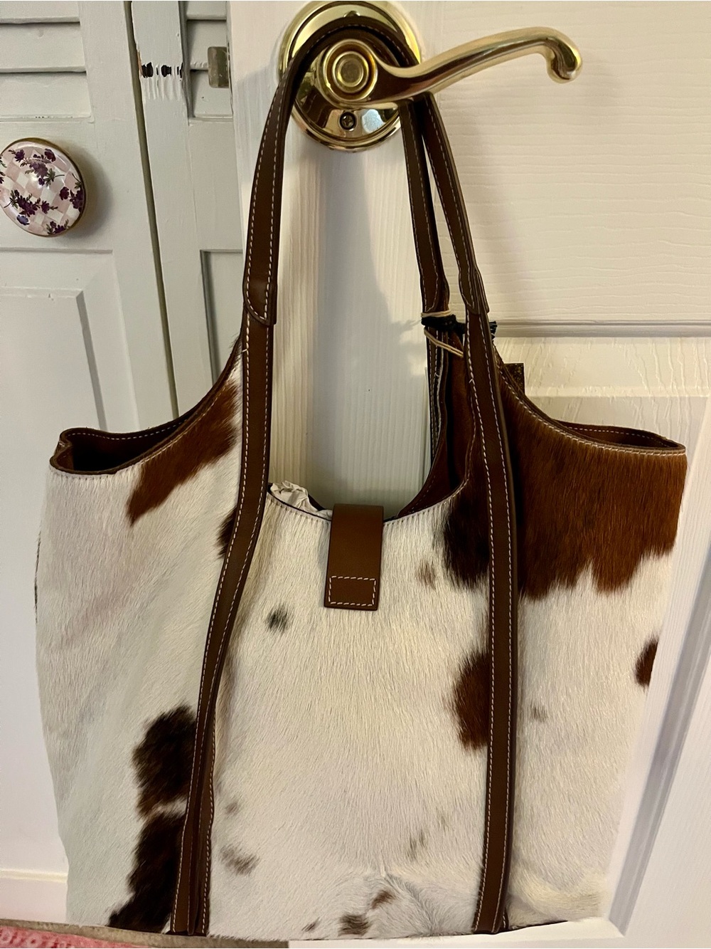 Cavalcanti Brown & White Cowhide Tote with Matching Pouch - Picture 5 of 9